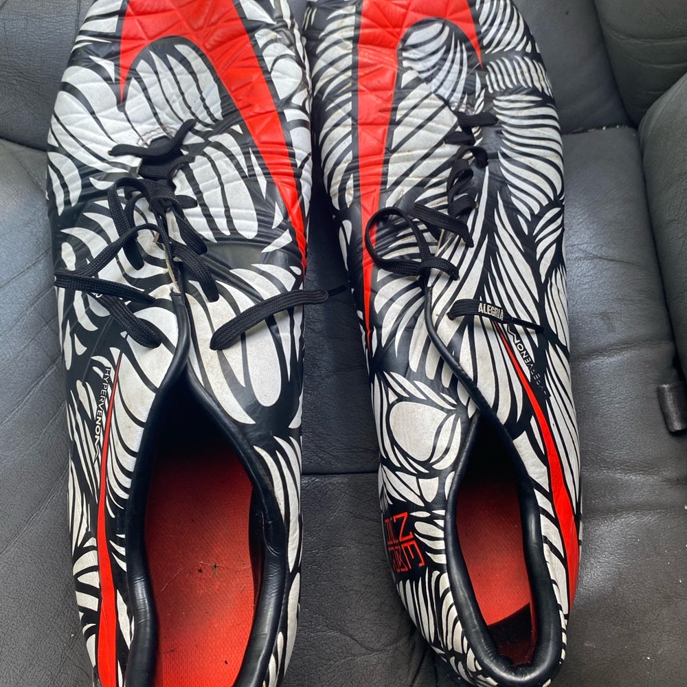 Nike Black and Red Zebra Sports Cleats